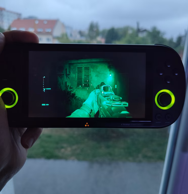 Môžeš si tu teda zahrať napríklad aj Modern Warfare.