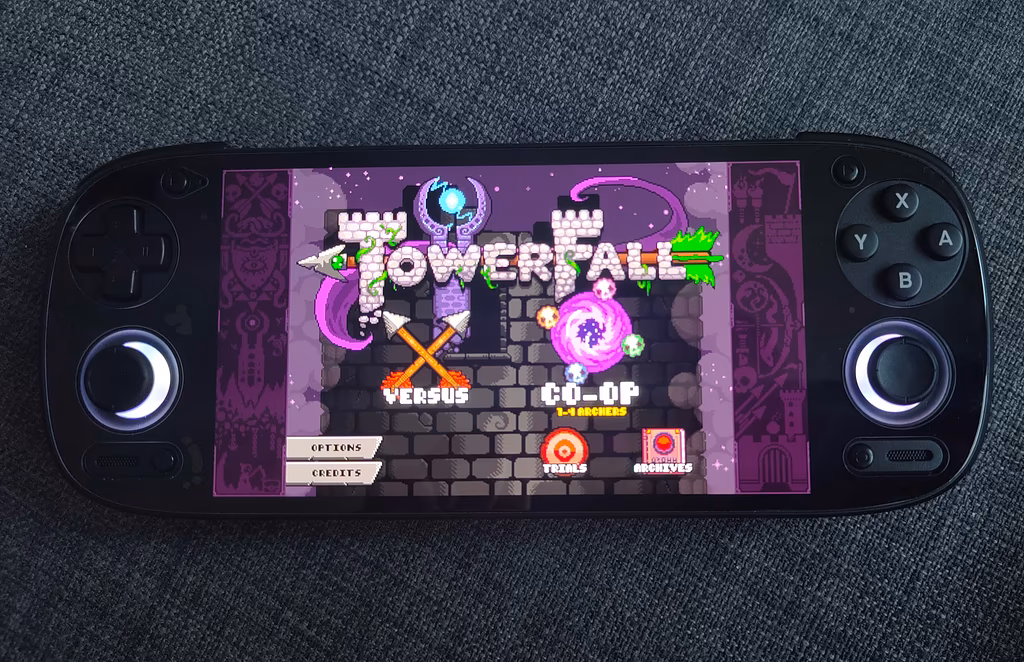 Áno, aj Towerfall. Asi 4 rôznymi spôsobmi.